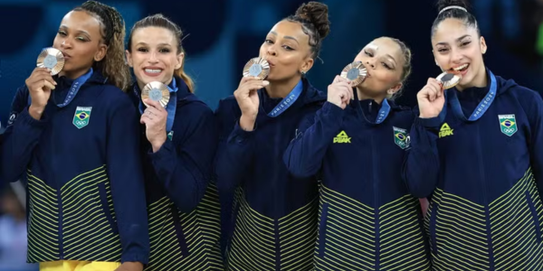 GINÁSTICA  ARTÍSTICA FEMININA CONQUISTA MEDALHA DE BRONZE EM PARIS!